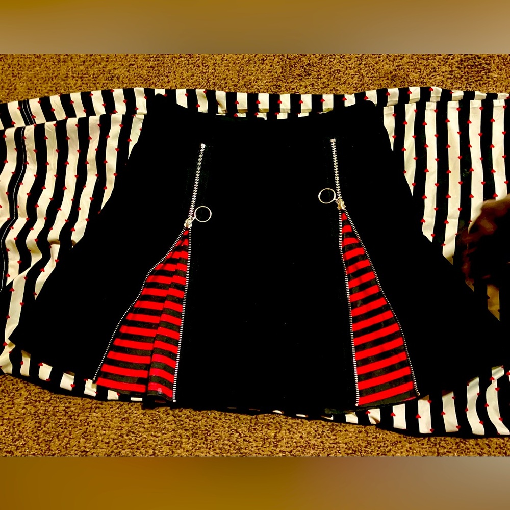 Black Hot Topic skater skirt with red & black striped zipper pleated inserts